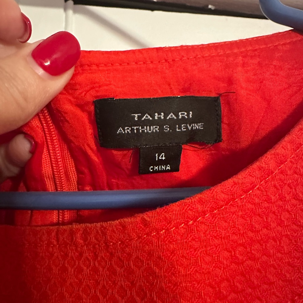 Elegant Tahari Orange/Red Sleeveless Dress - Picture 3 of 3